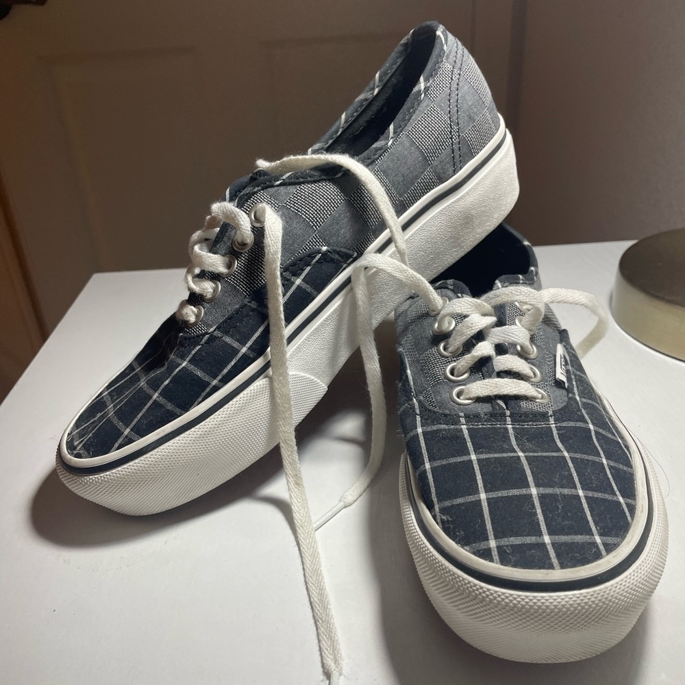 Platform vans! - Picture 2 of 5